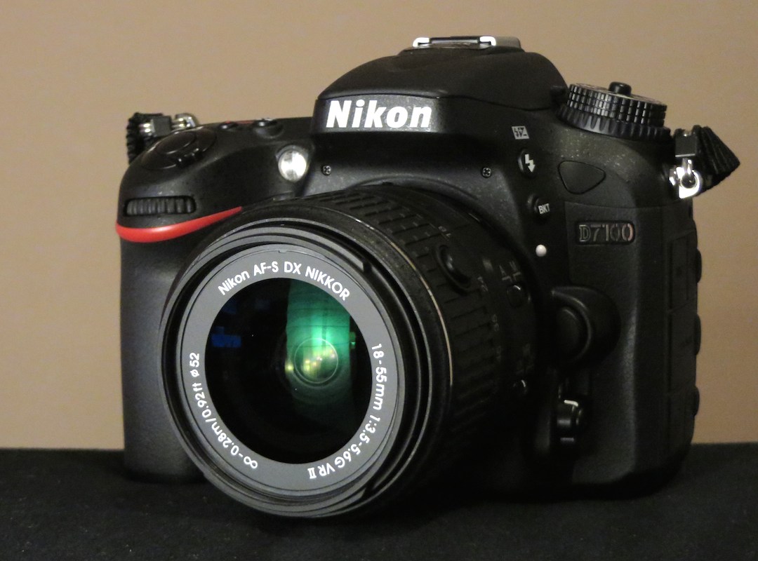 Review: the new retractable version of Nikon's cheap 18-55 mm zoom 